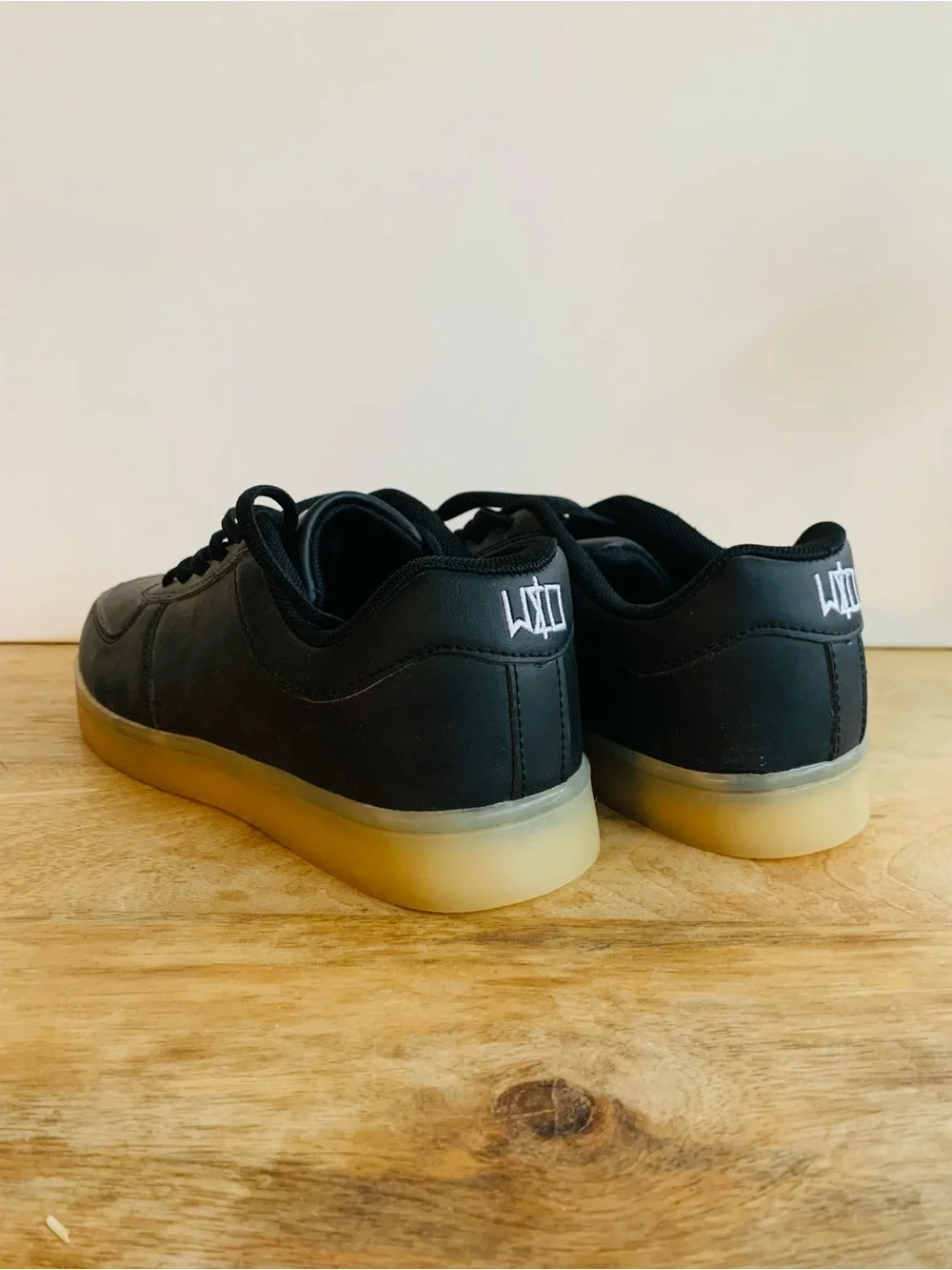 NEW Wize & Ope LED Lights Low Sneakers - Black / US 7